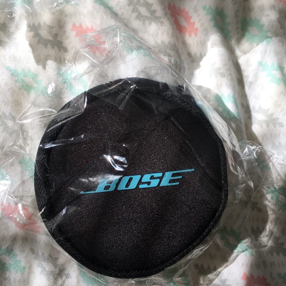 Bose  On-Ear Bluetooth Headphones Carry Case Black